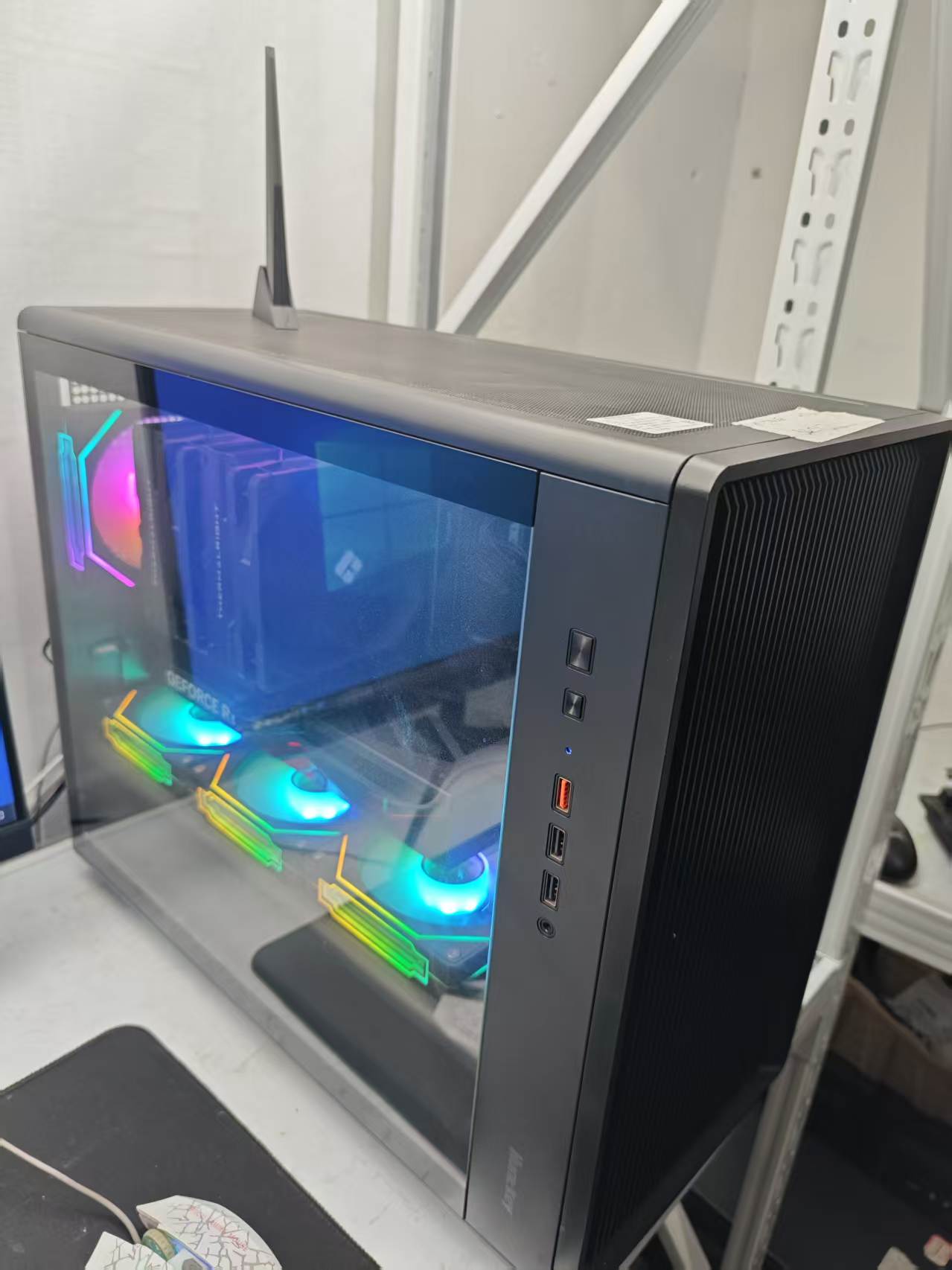 华硕台式电脑 R5 7500F 32G+1T+4060显卡